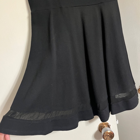 SWEETHEART RUFFLE NECKLINE MONTEAU SMALL BLACK DRESS FLOWY MESH LINING OPEN BACK - Picture 3 of 7